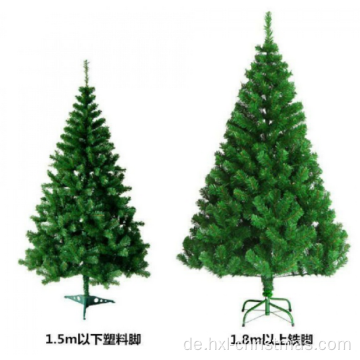 Künstlicher Weihnachtsbaum zur Dekoration